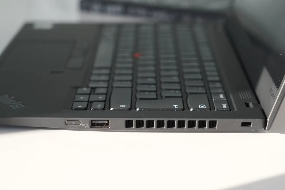 lenovo-thinkpad-x1-carbon-gen-8-thinkpro-8